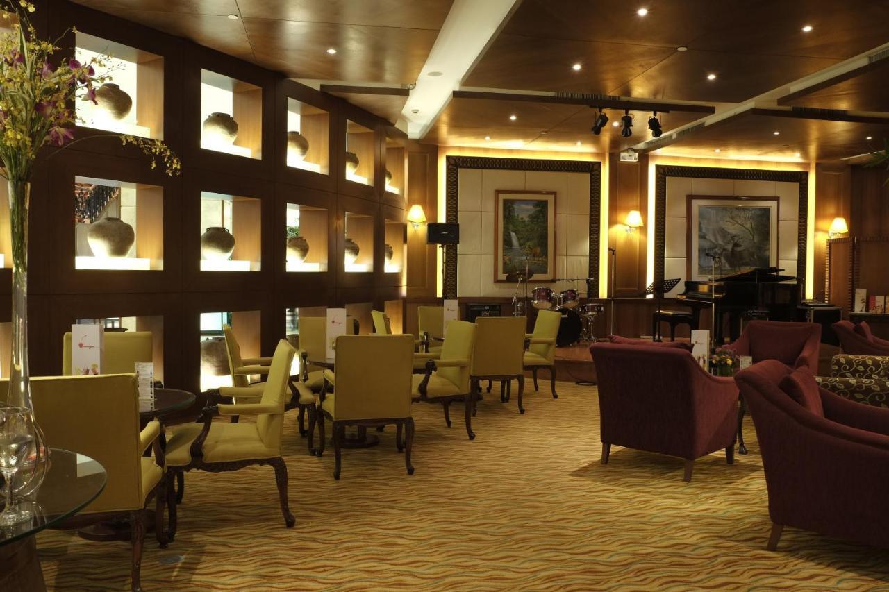Hotel Marco Polo Plaza Cebu Esterno foto The lounge at the airport