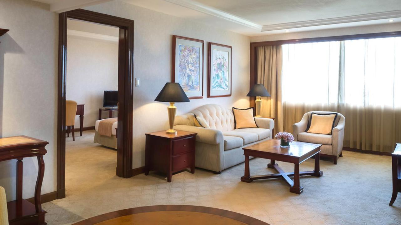 Hotel Marco Polo Plaza Cebu Esterno foto A suite at the InterContinental