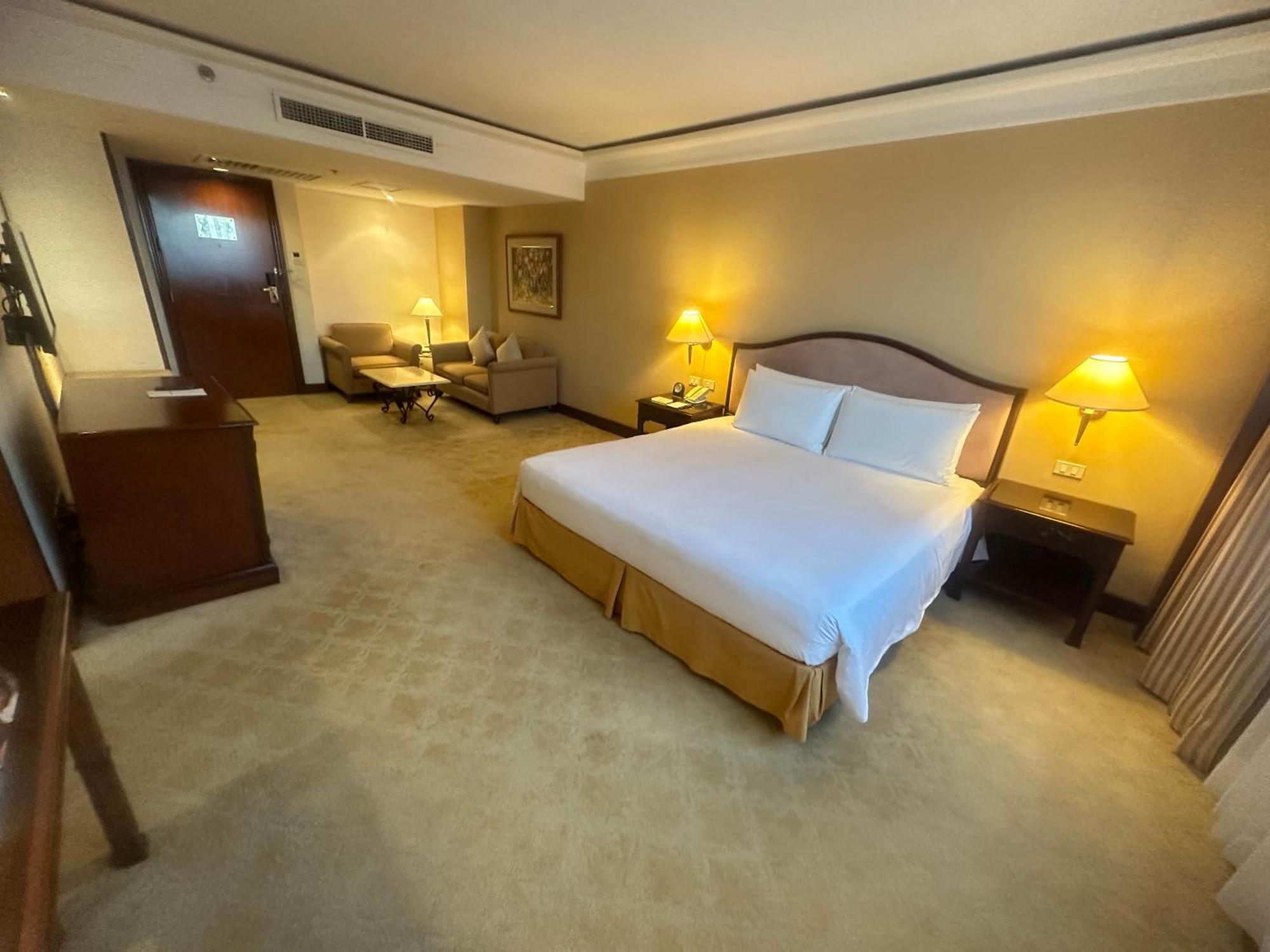 Hotel Marco Polo Plaza Cebu Esterno foto A room at the hotel