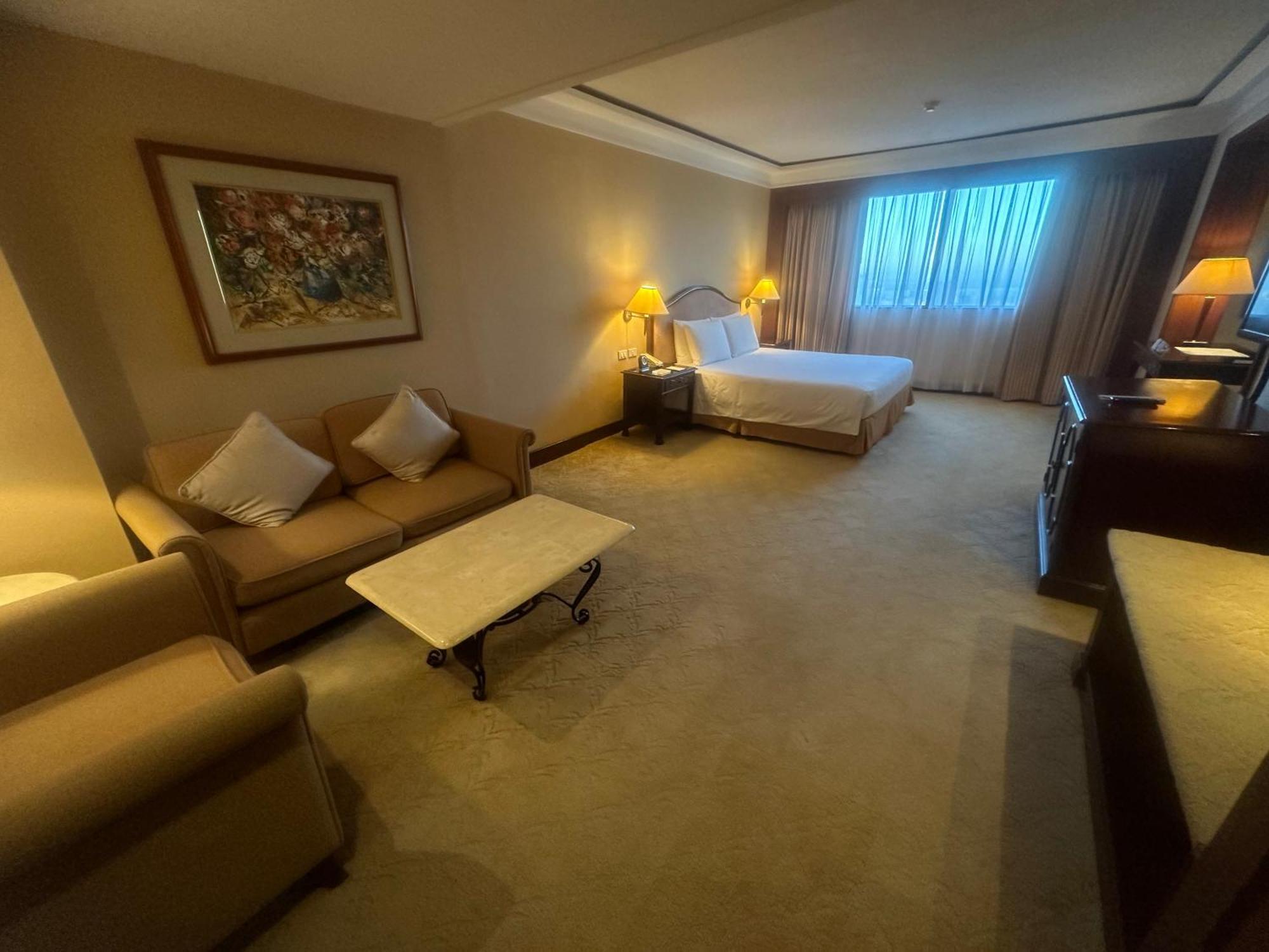 Hotel Marco Polo Plaza Cebu Esterno foto A suite at the hotel
