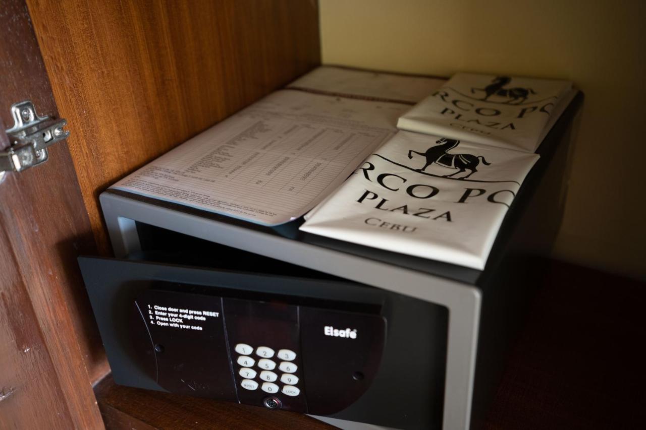 Hotel Marco Polo Plaza Cebu Esterno foto A safe in a hotel room